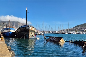 Hout Bay wreck removals underway