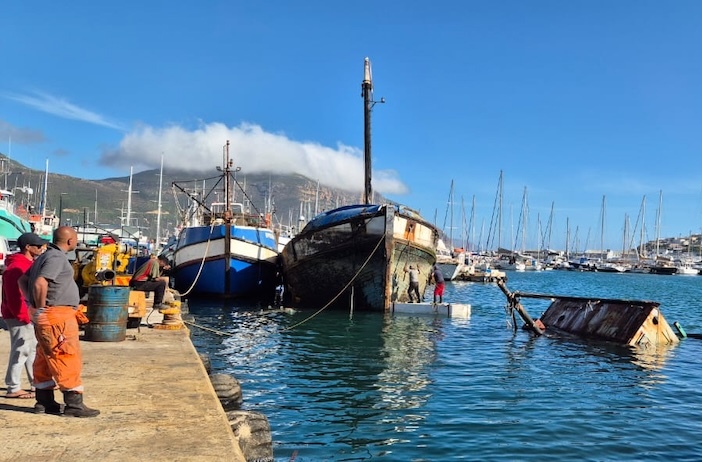 Hout Bay wreck removals underway