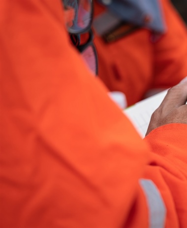 Fire causes crew to abandon vessel