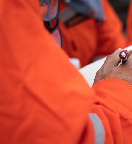 Fire causes crew to abandon vessel