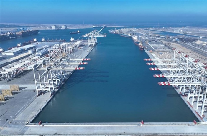 New container terminal receives first vessel