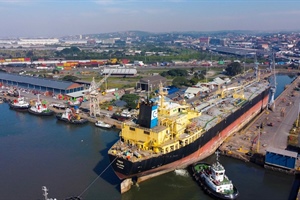 Dry dock confirms capacity with historic docking