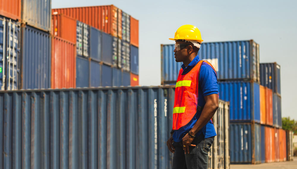 Cracking down on unregistered dockworkers