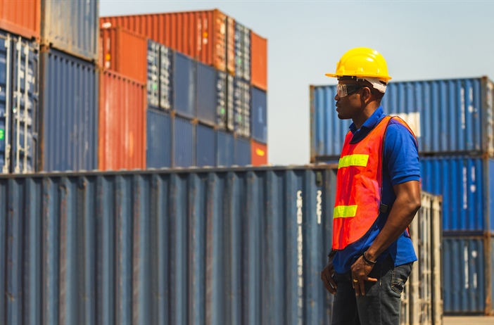 Cracking down on unregistered dockworkers