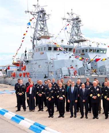 US transfers naval patrol vessels